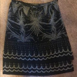 Jones wear black and white eligant skirt
